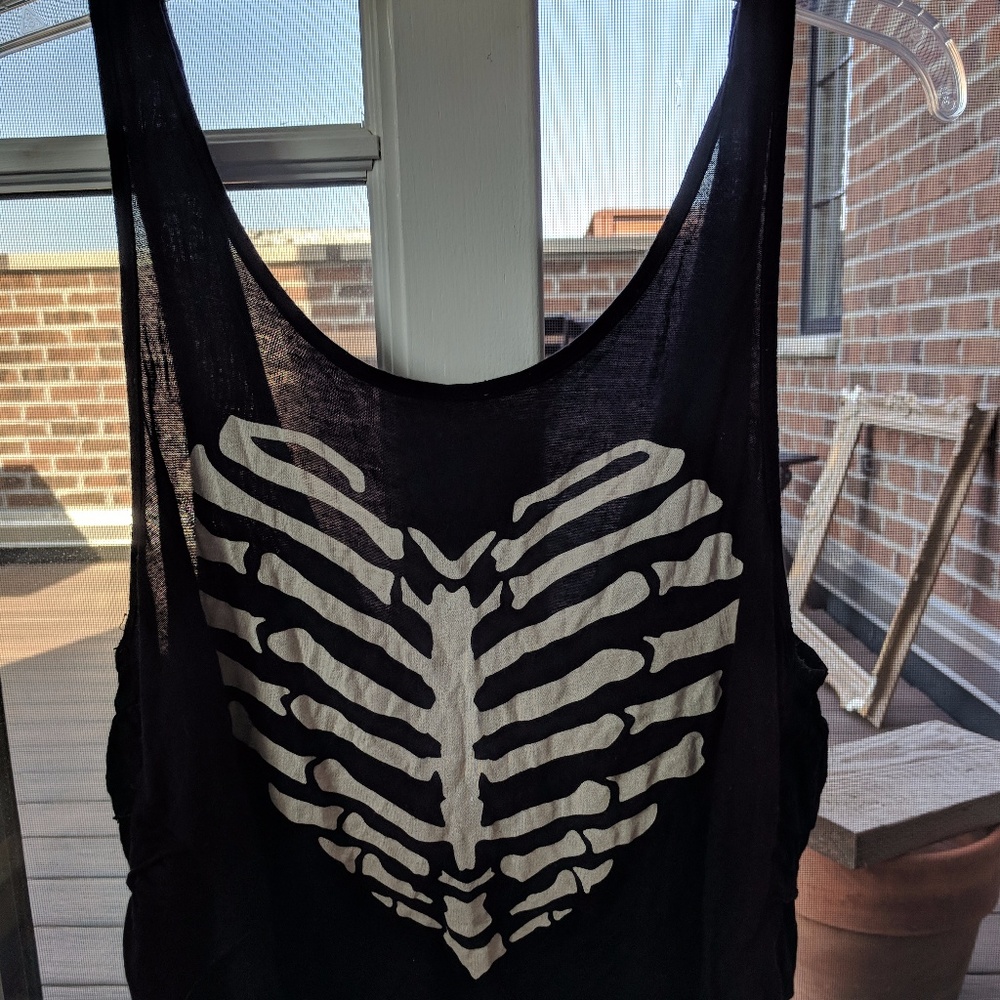 Skeleton heart tank